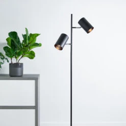 Markslöjd Lampadaire Twin En Noir, à Deux Lampes, Métal 5 Markslöjd Lampadaire Twin En Noir, à Deux Lampes, Métal -Paulmann || Hera Soldes 10004521 1