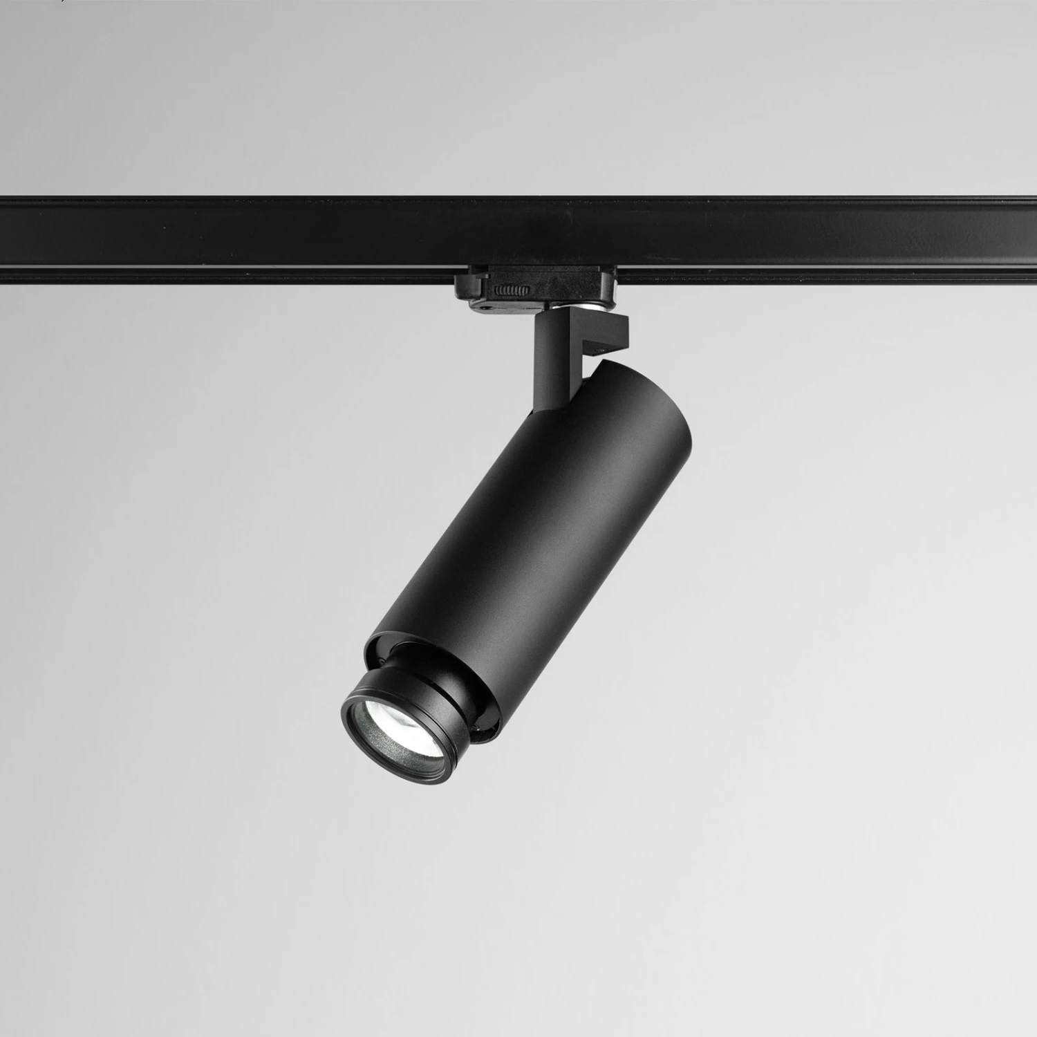 Egger Kelly Spot Sur Rail 15 - 90° 2 700 K Noir 3 Egger Kelly Spot Sur Rail 15 - 90° 2 700 K Noir