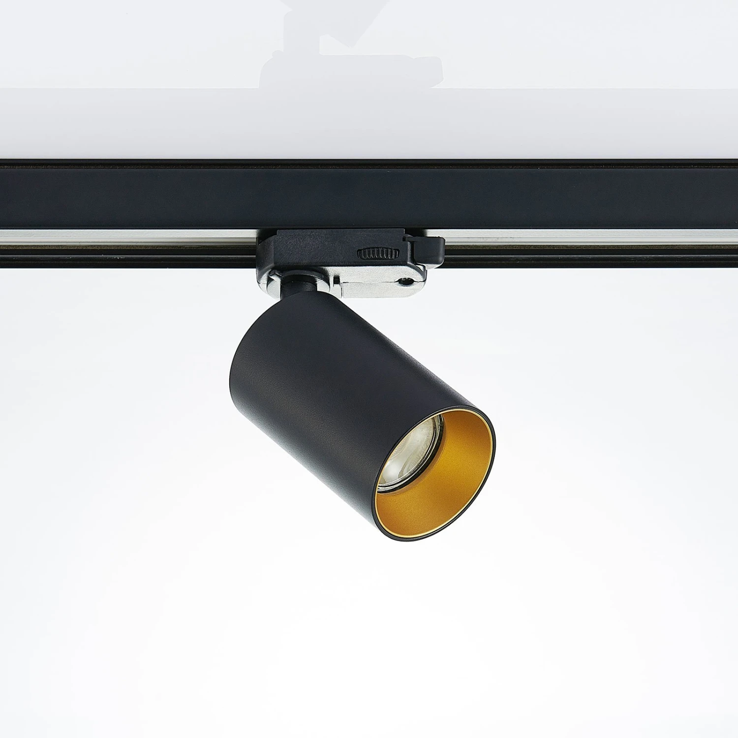 Spot Triphasé Brinja Pour Système Sur Rail Noir 6 Spot Triphasé Brinja Pour Système Sur Rail Noir – Image 4